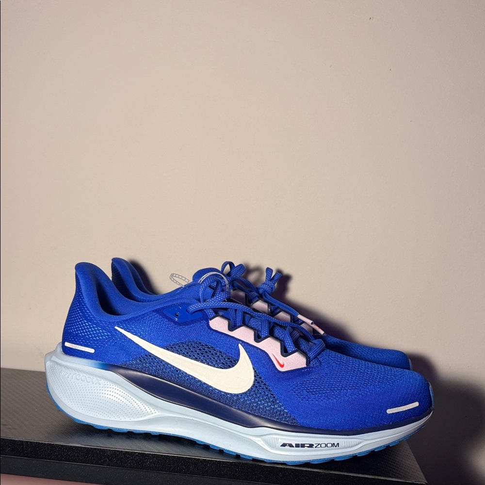 Nike Air Zoom Blue and White Sneakers